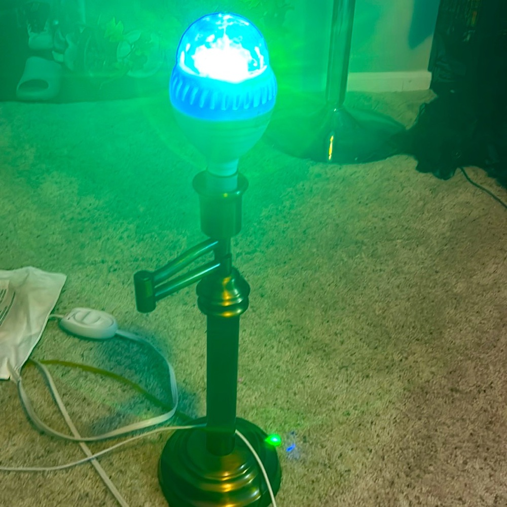 Vintage brass lamp 16 pounds